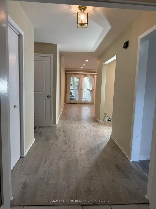 Main - 135 Royal Orchard Boulevard