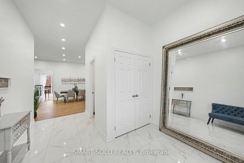 1239 Peelar Cres, Innisfil, L0L 1W0 | Image 2