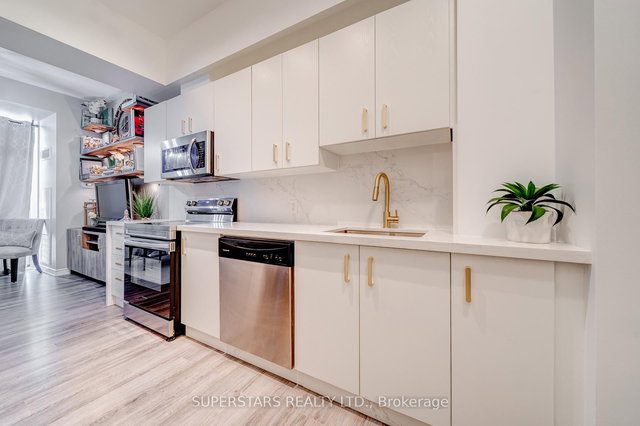 525 - 11611 Yonge Street