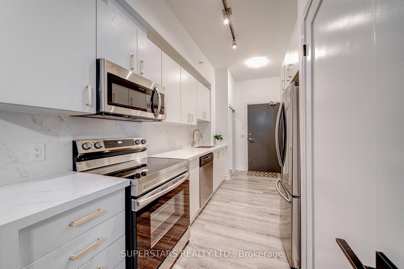 525 - 11611 Yonge St, Richmond Hill, L4E 1G2 | Image 2