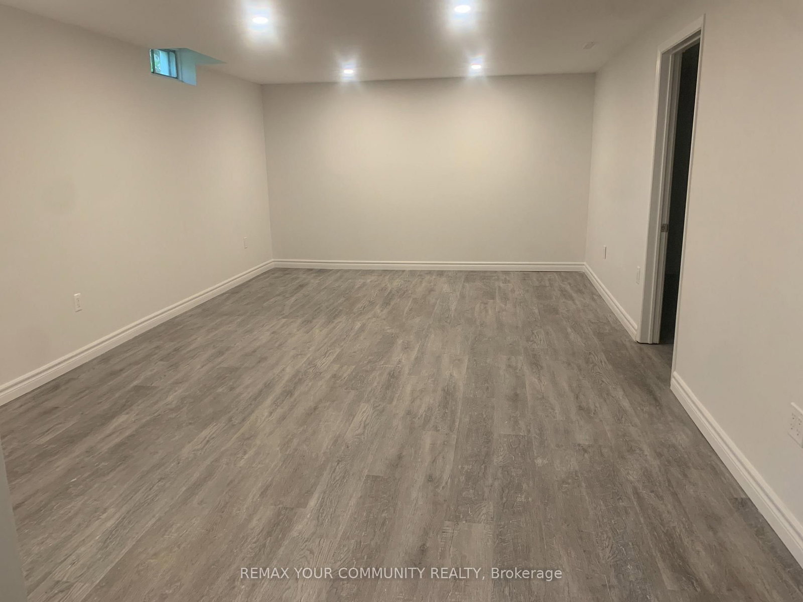 371 Selby Crescent, Unit Basement - Photo 9