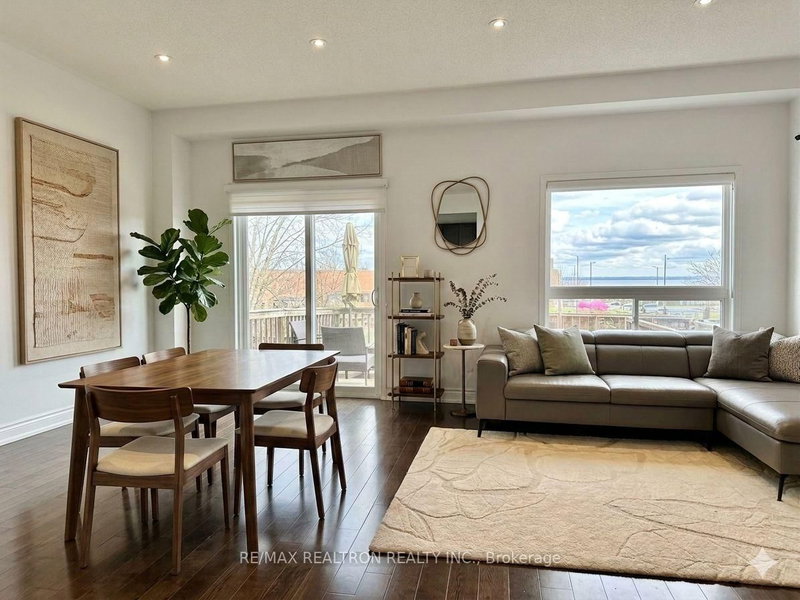 7 Abitibi St, Richmond Hill, L4C 0R1 | Image 3