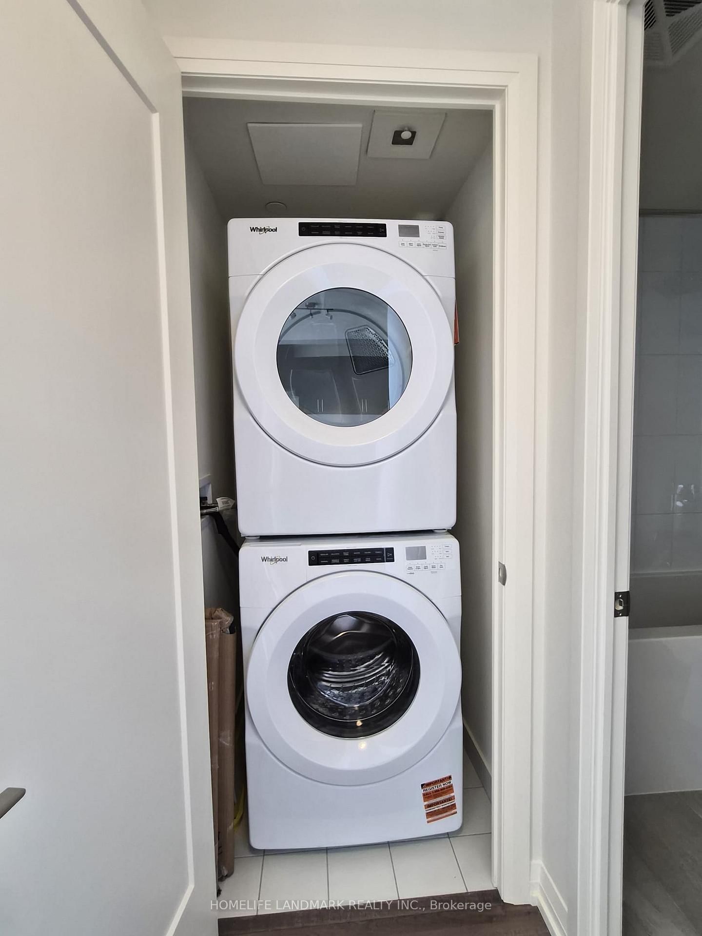 27 Korda Gate, Unit 1607 - Photo 14