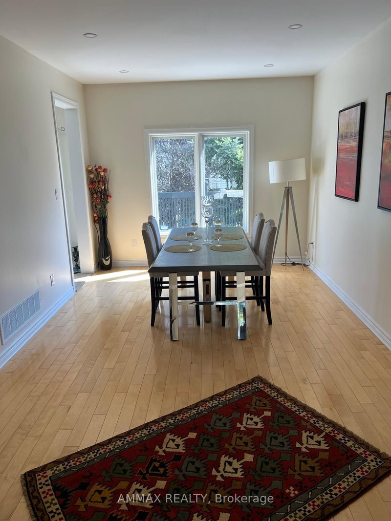 25 Ennis Crt, Richmond Hill, L4S 1B3 | Image 3