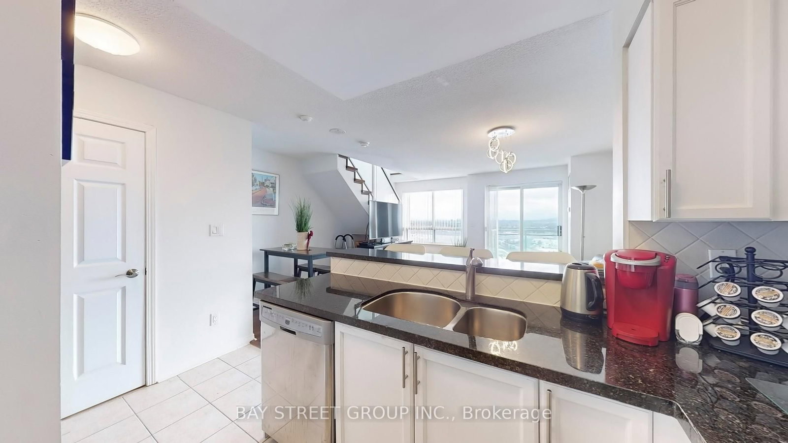 39 Oneida Crescent, Unit LPH19 - Photo 14