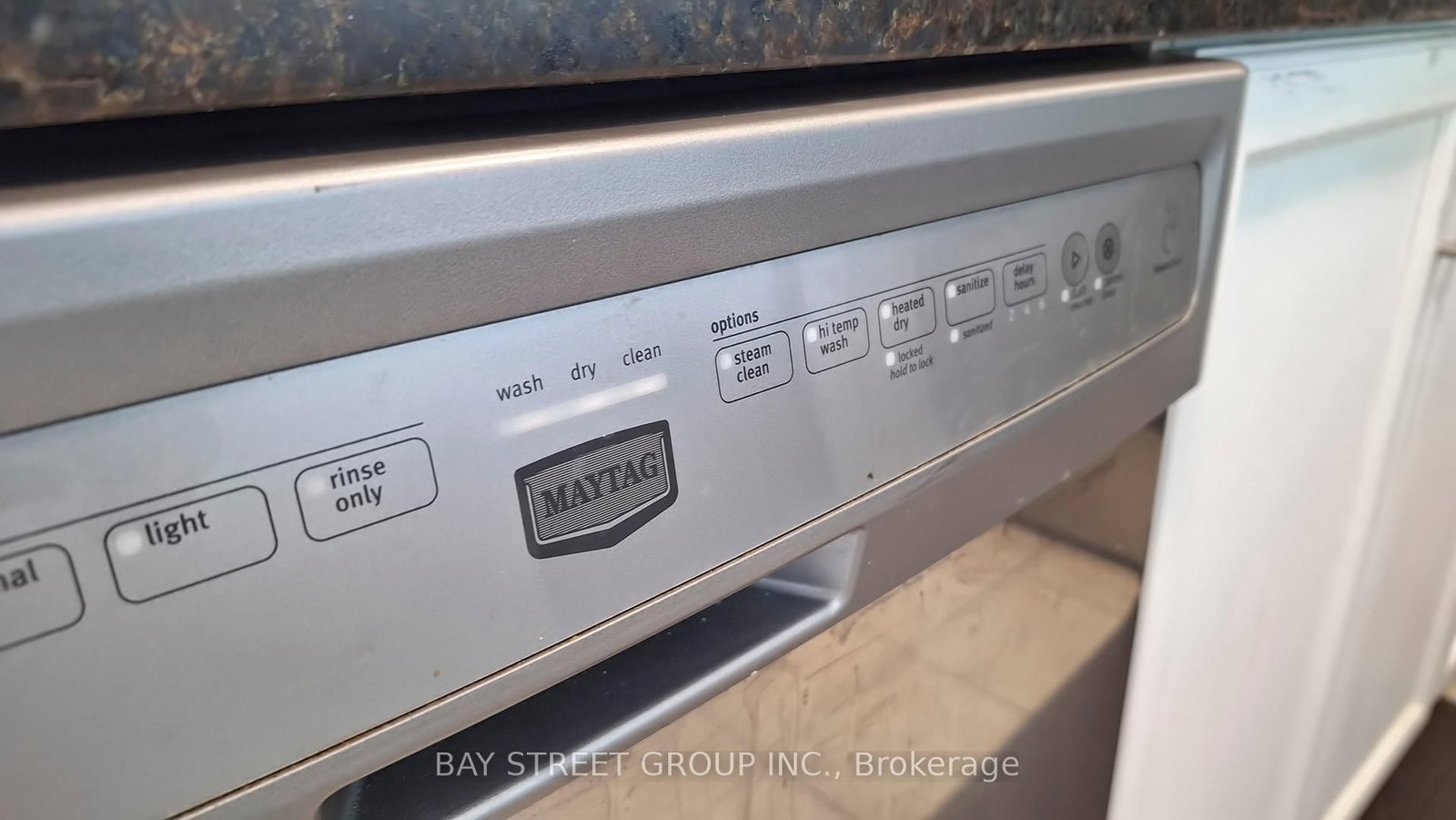 39 Oneida Crescent, Unit LPH19 - Photo 17