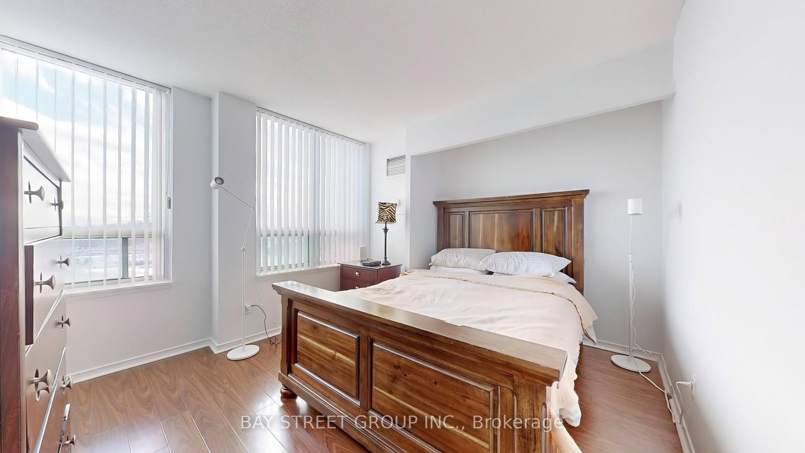 39 Oneida Crescent, Unit LPH19 - Photo 20