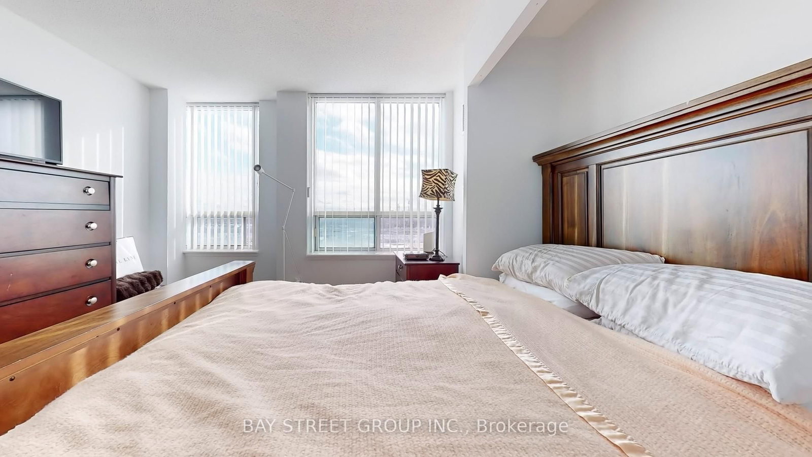 39 Oneida Crescent, Unit LPH19 - Photo 22