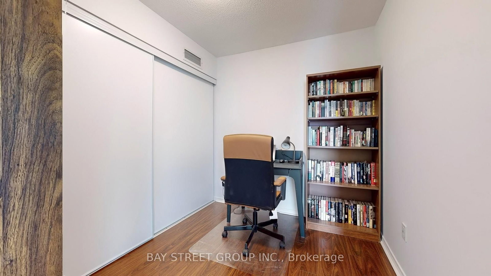 39 Oneida Crescent, Unit LPH19 - Photo 24