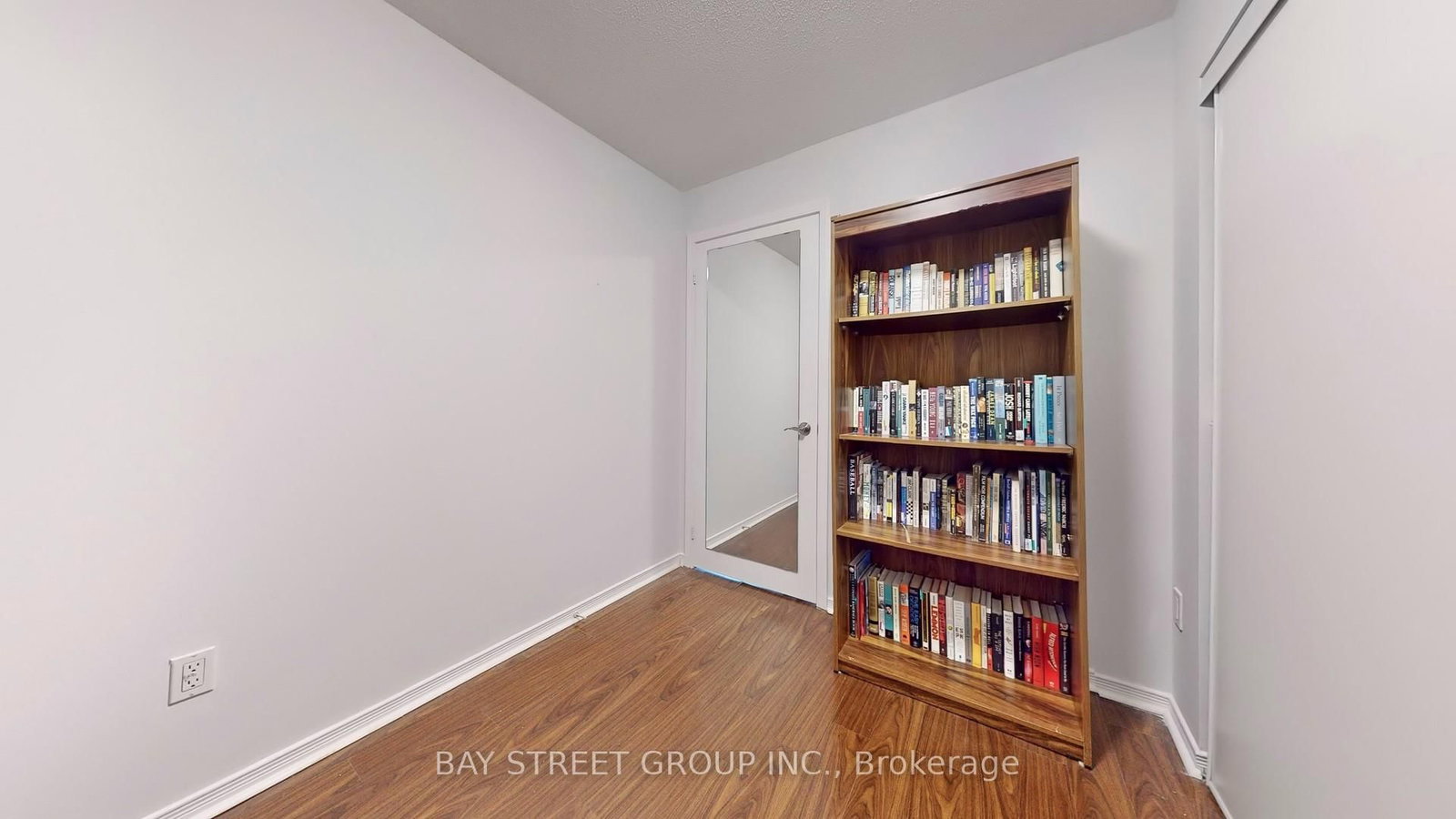 39 Oneida Crescent, Unit LPH19 - Photo 26