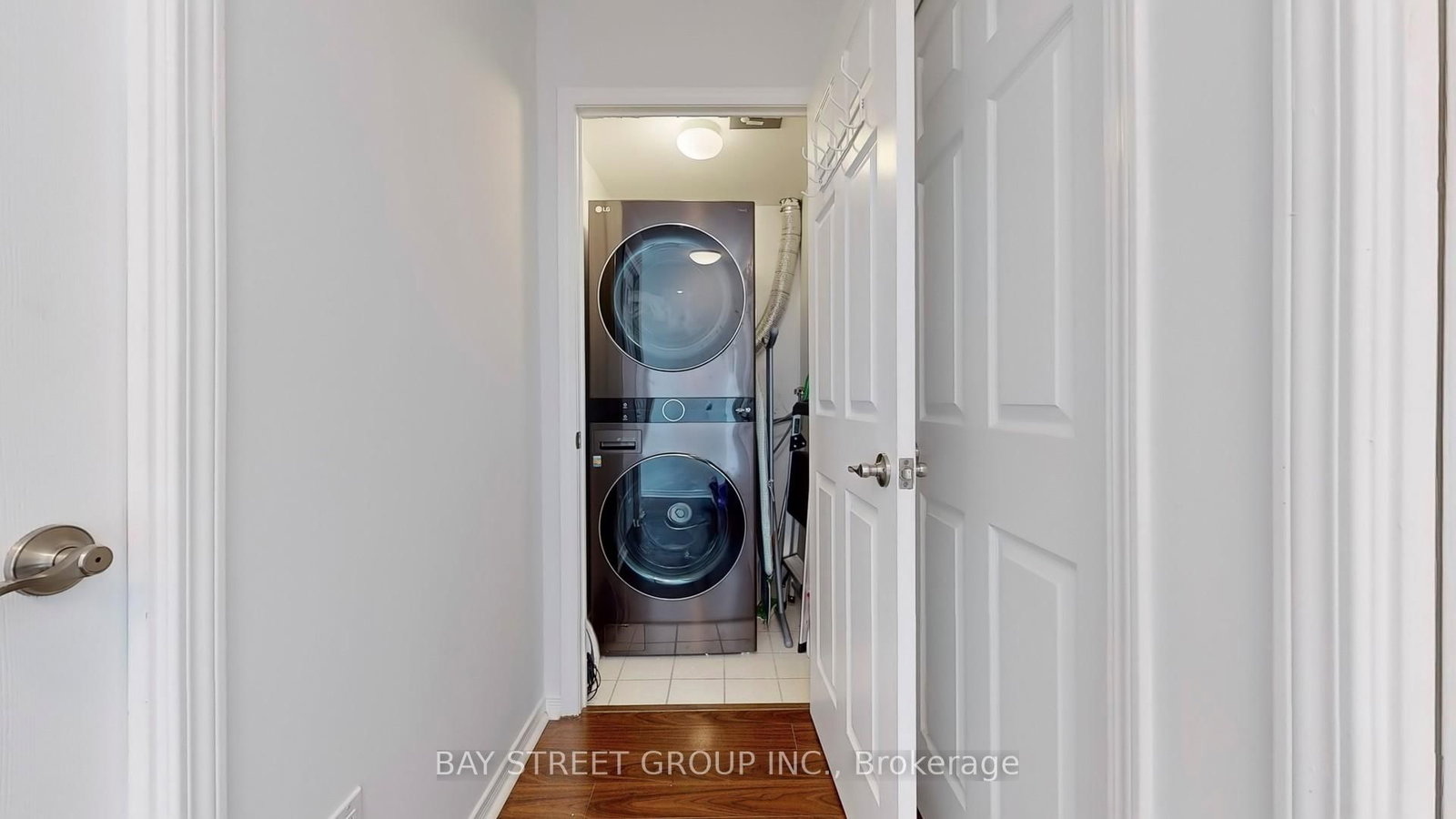 39 Oneida Crescent, Unit LPH19 - Photo 29