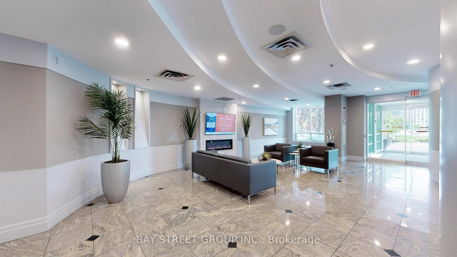 39 Oneida Crescent, Unit LPH19 - Photo 4