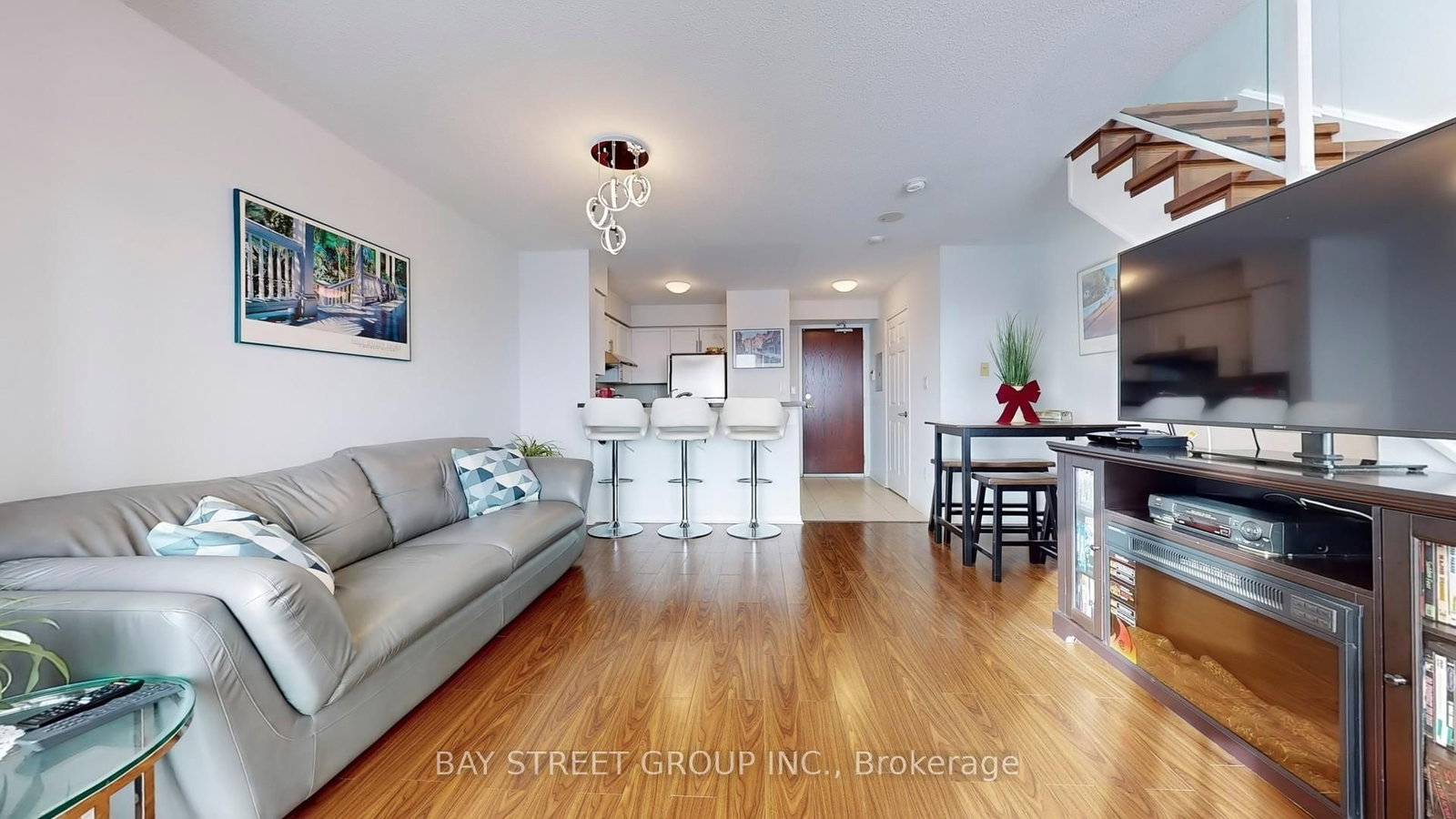 39 Oneida Crescent, Unit LPH19 - Photo 8