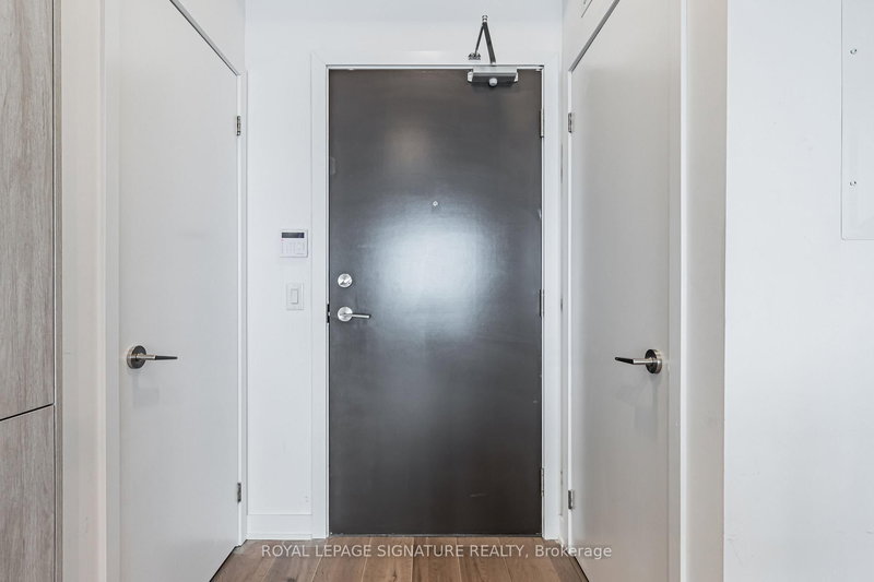 1101 - 60 Honeycrisp Cres, Vaughan, L4K 0N5 | Image 2