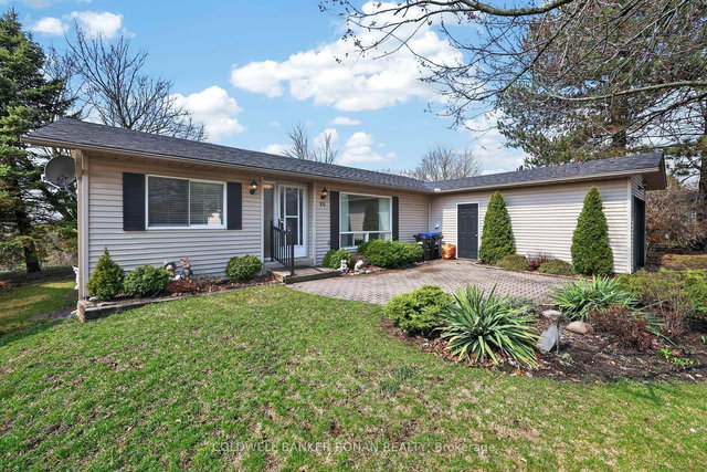 105 Tecumseth Pines Drive