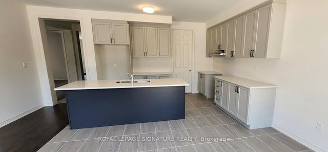 46 SANDHILL Crescent