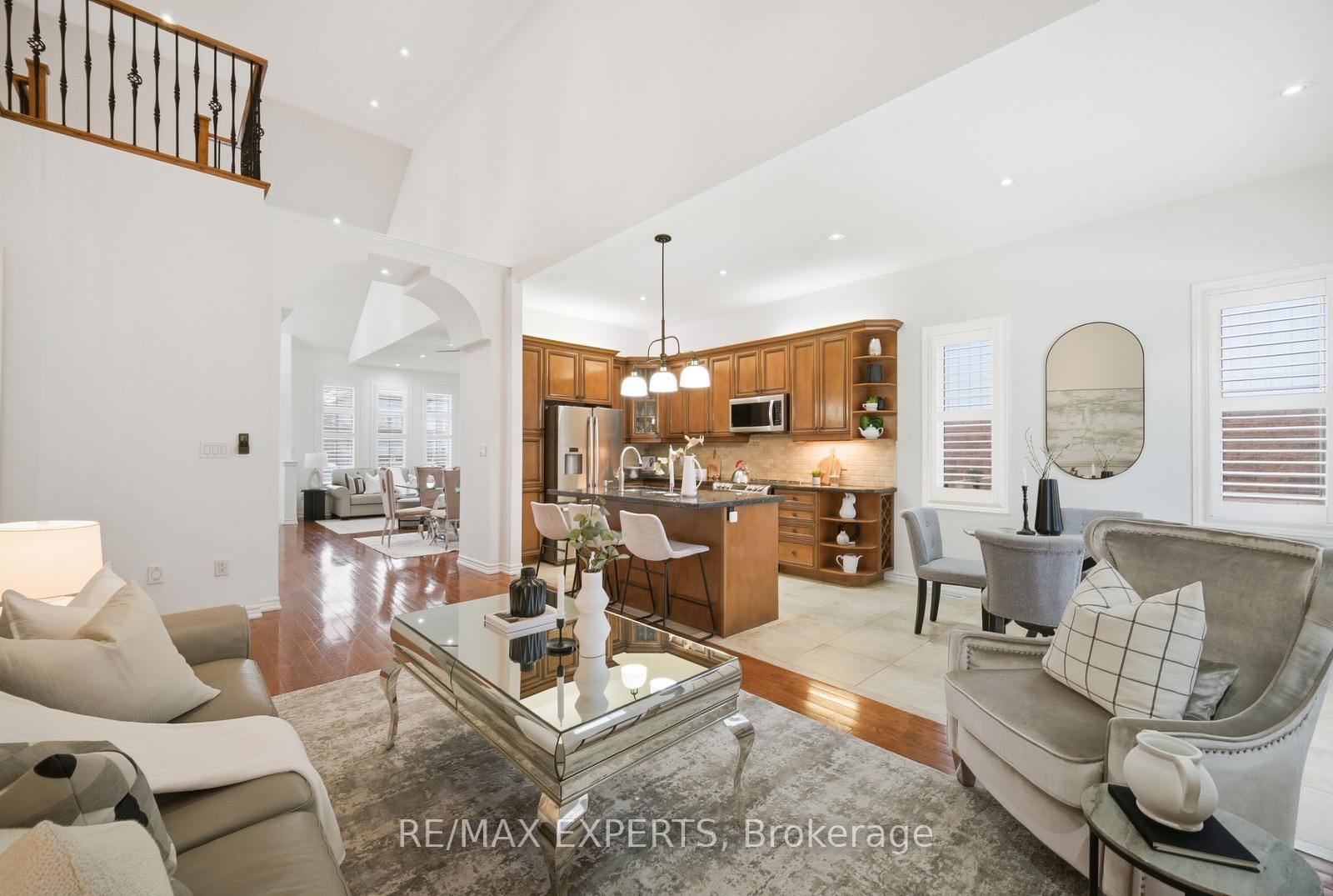 Detached House for sale at 11 Collier Crescent, Essa, Ontario, L3W 0M7 - Angus - MLS: N13011356