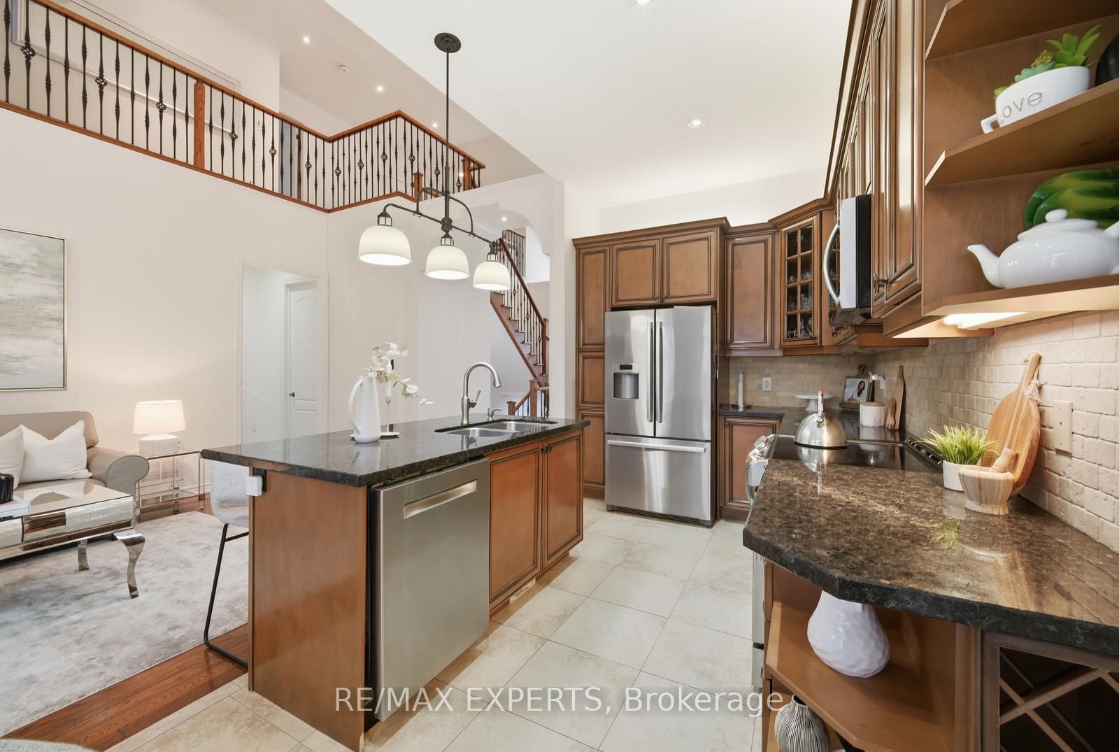 Detached House for sale at 11 Collier Crescent, Essa, Ontario, L3W 0M7 - Angus - MLS: N13011356