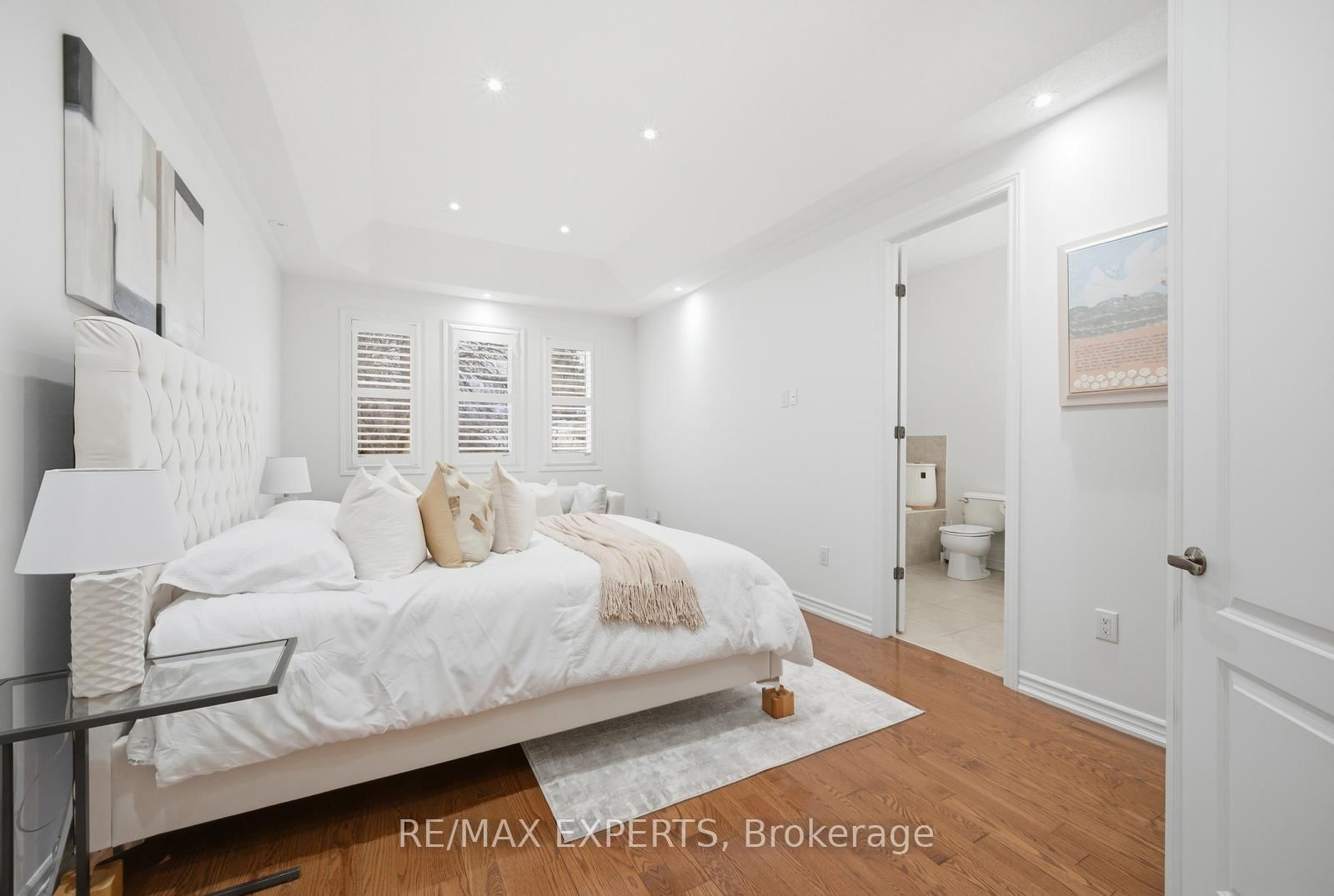 Detached House for sale at 11 Collier Crescent, Essa, Ontario, L3W 0M7 - Angus - MLS: N13011356