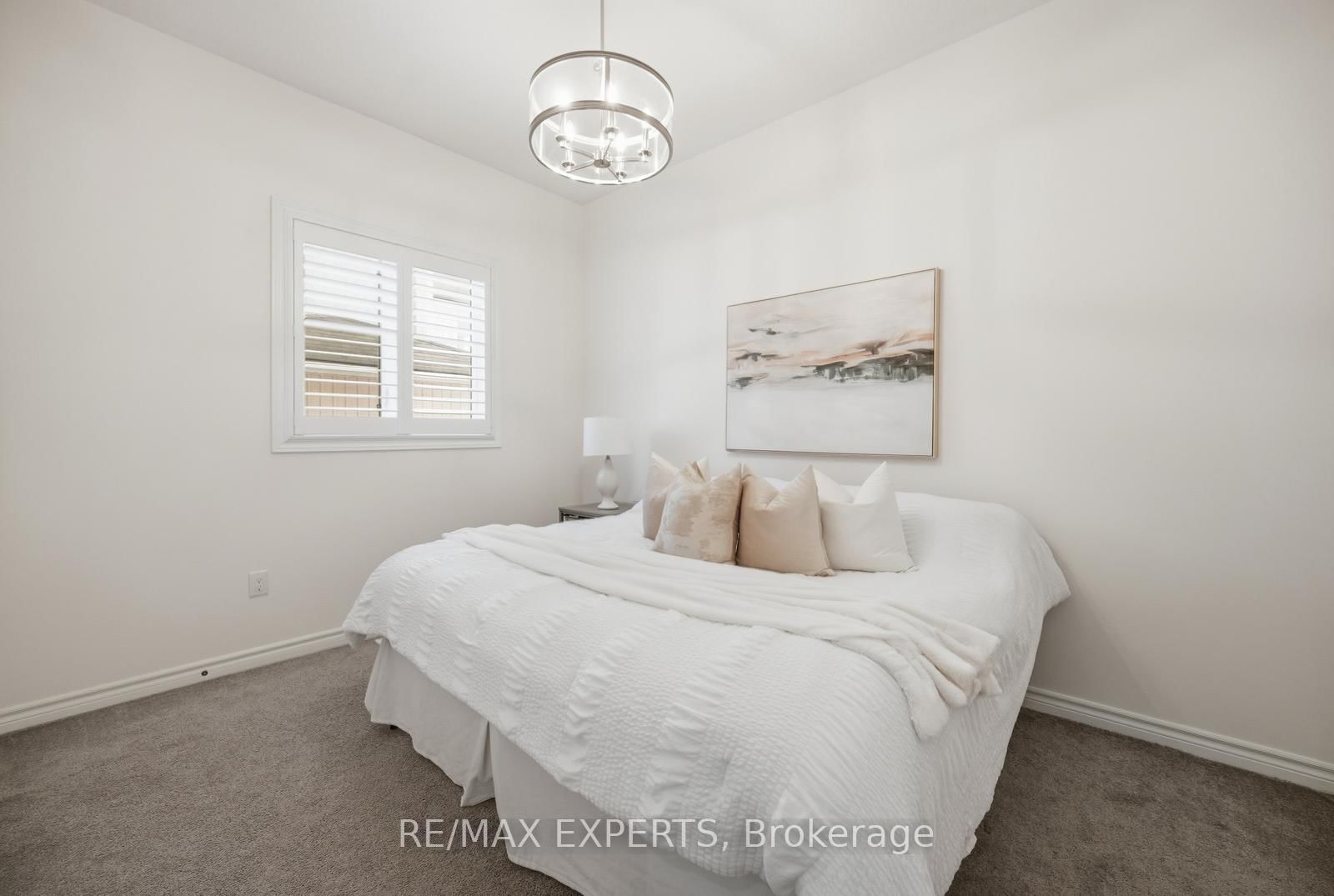 Detached House for sale at 11 Collier Crescent, Essa, Ontario, L3W 0M7 - Angus - MLS: N13011356