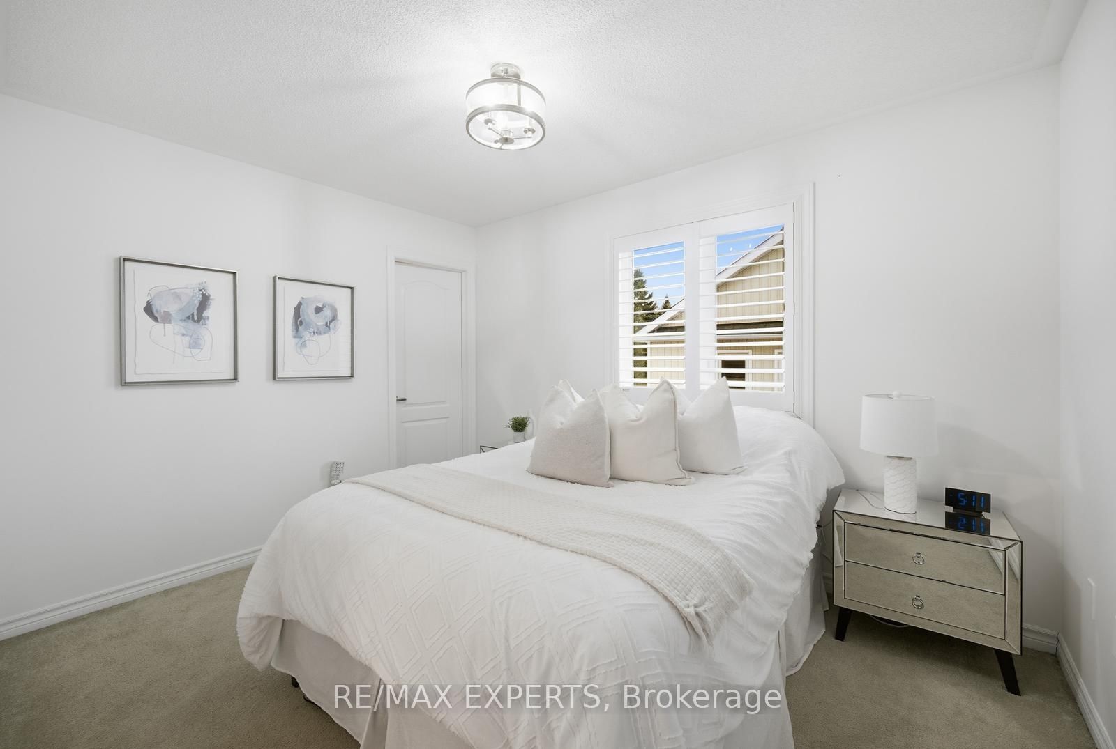 Detached House for sale at 11 Collier Crescent, Essa, Ontario, L3W 0M7 - Angus - MLS: N13011356