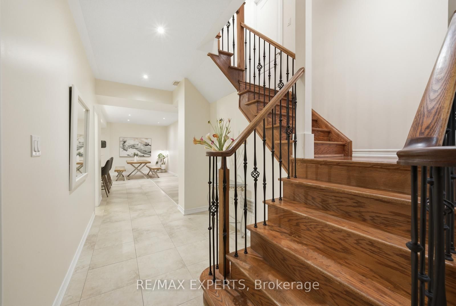 Detached House for sale at 11 Collier Crescent, Essa, Ontario, L3W 0M7 - Angus - MLS: N13011356