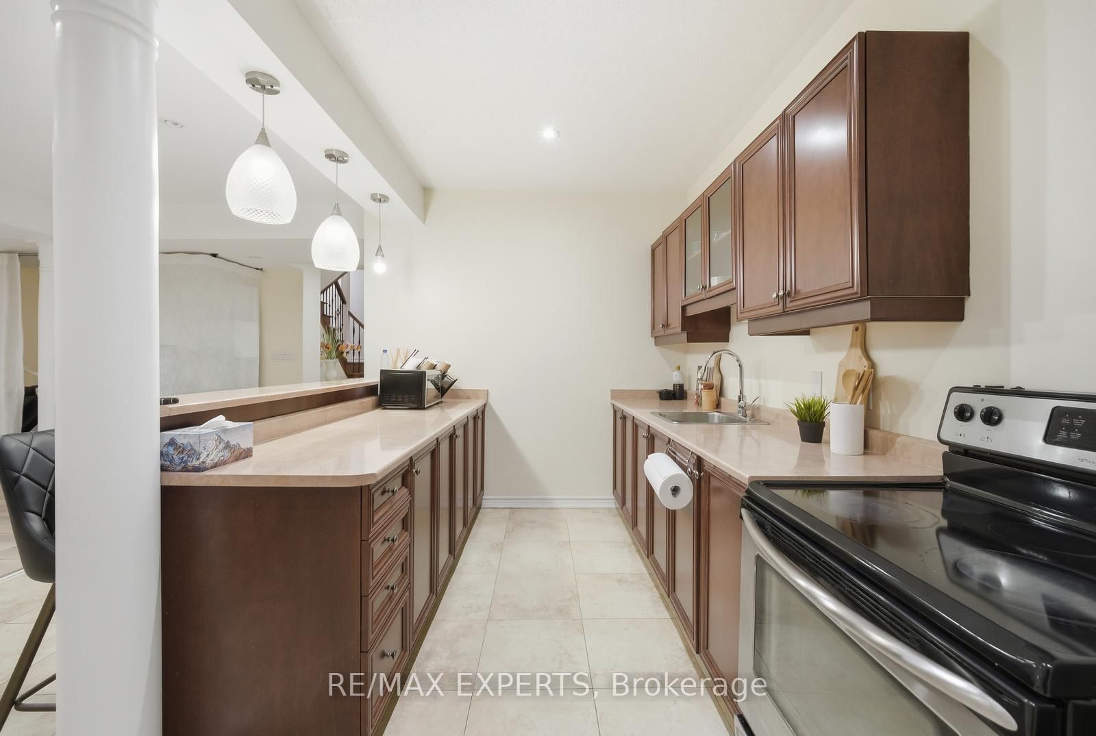 Detached House for sale at 11 Collier Crescent, Essa, Ontario, L3W 0M7 - Angus - MLS: N13011356