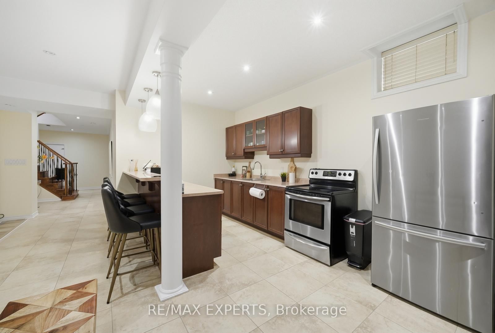 Detached House for sale at 11 Collier Crescent, Essa, Ontario, L3W 0M7 - Angus - MLS: N13011356