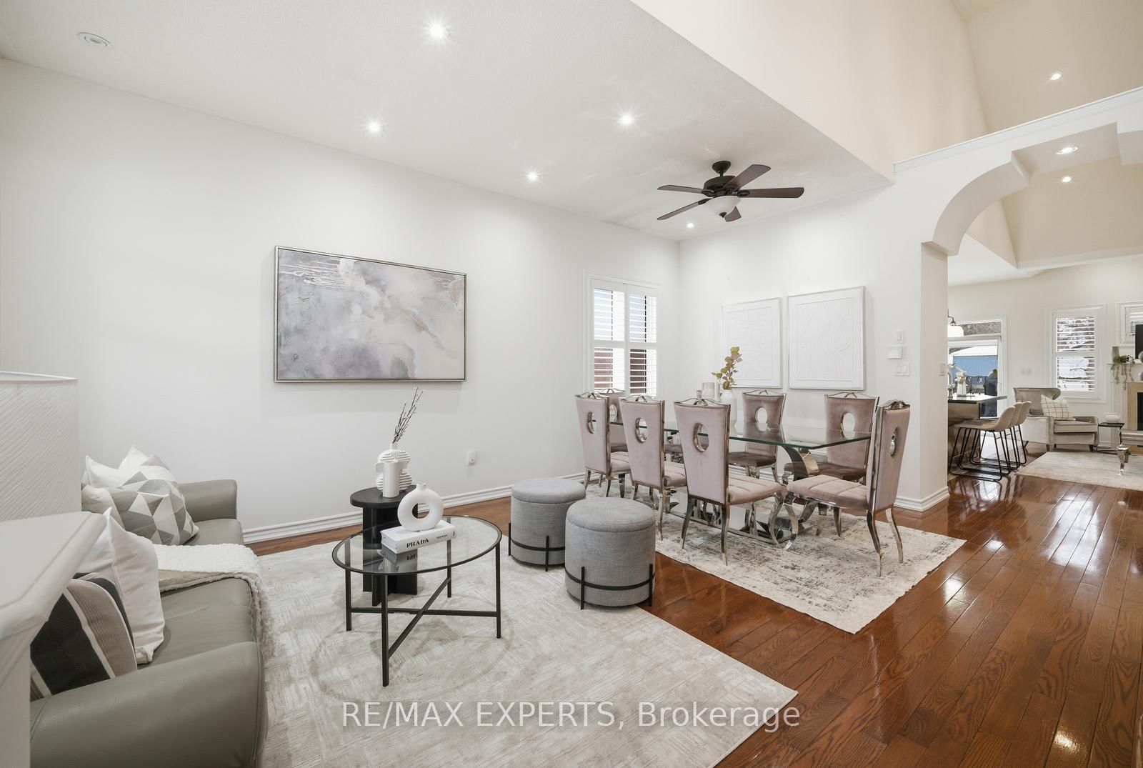 Detached House for sale at 11 Collier Crescent, Essa, Ontario, L3W 0M7 - Angus - MLS: N13011356