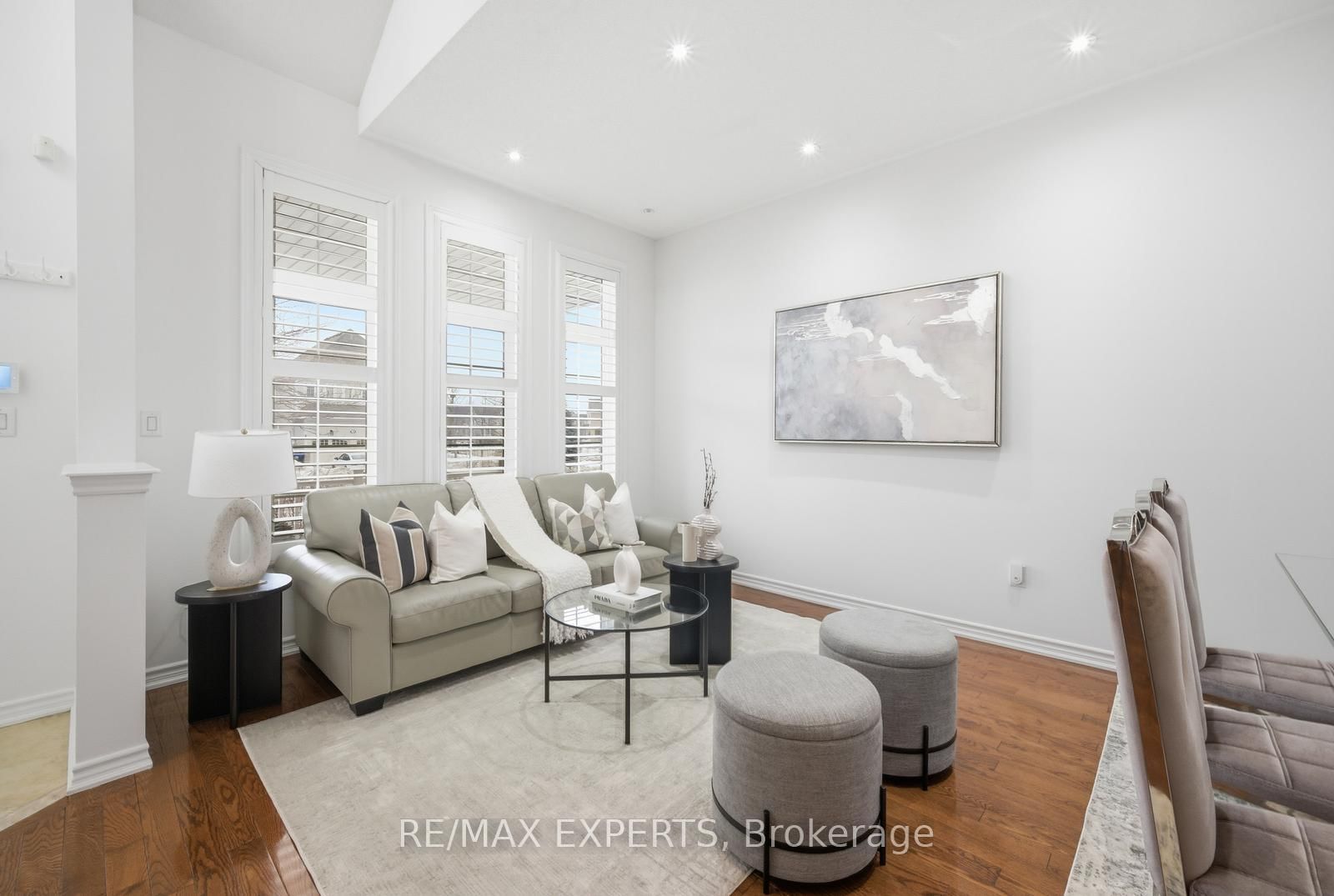 Detached House for sale at 11 Collier Crescent, Essa, Ontario, L3W 0M7 - Angus - MLS: N13011356