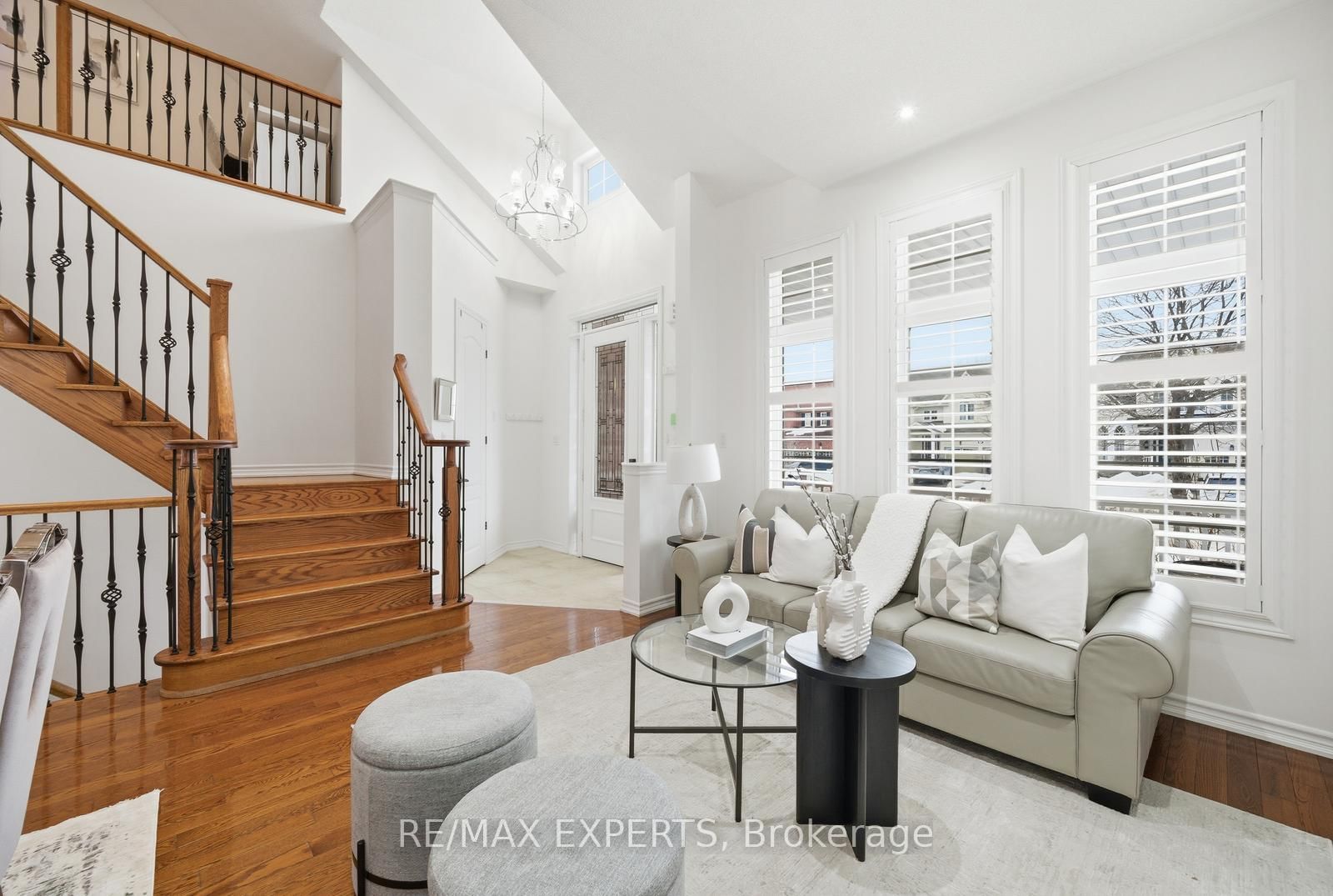 Detached House for sale at 11 Collier Crescent, Essa, Ontario, L3W 0M7 - Angus - MLS: N13011356