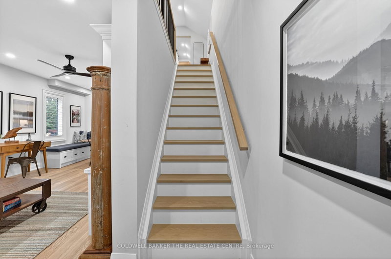 404 Botsford St, Newmarket, L3Y 1S8 | Image 3