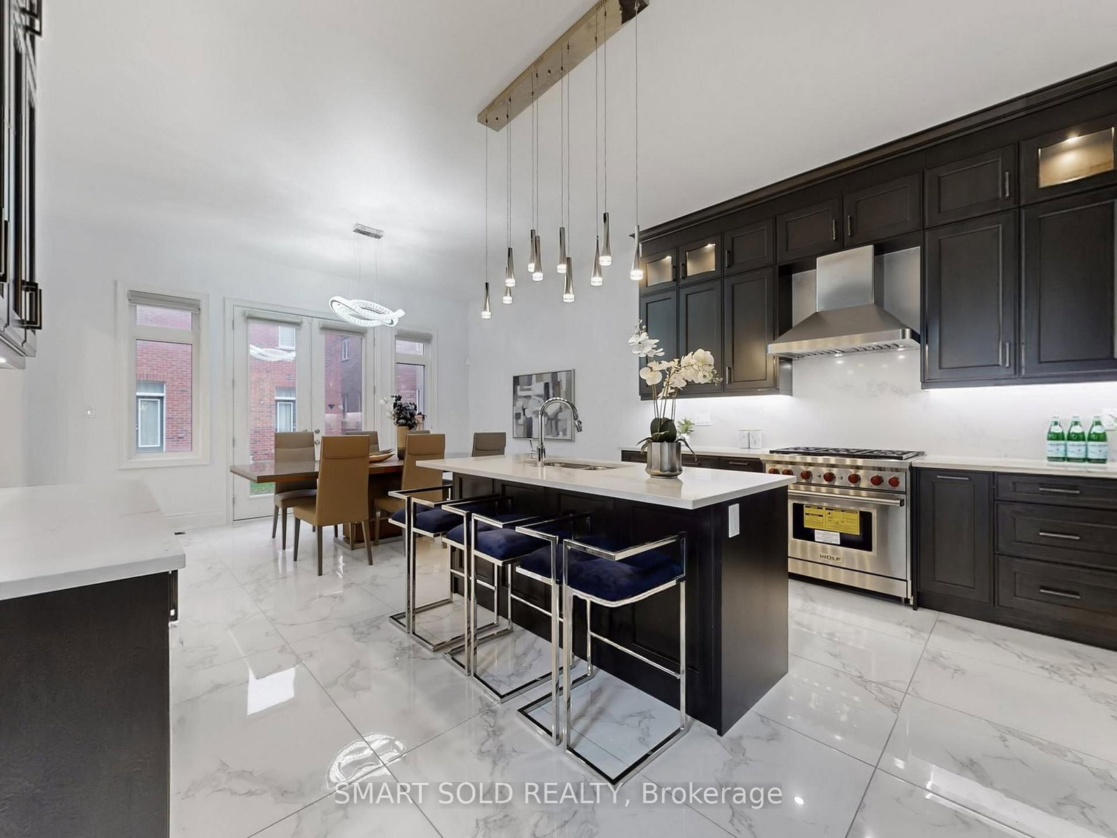 Detached House for sale at 209 Hillsview Drive, Richmond Hill, Ontario, L4C 4L8 - Observatory - MLS: N13011388