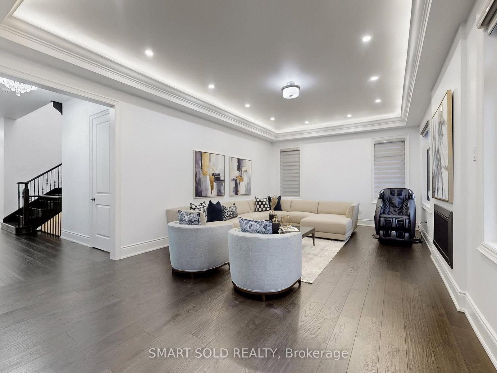 Detached House for sale at 209 Hillsview Drive, Richmond Hill, Ontario, L4C 4L8 - Observatory - MLS: N13011388