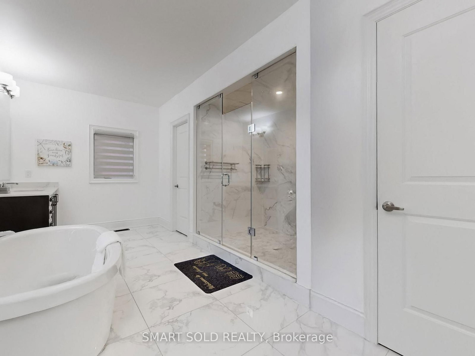 Detached House for sale at 209 Hillsview Drive, Richmond Hill, Ontario, L4C 4L8 - Observatory - MLS: N13011388