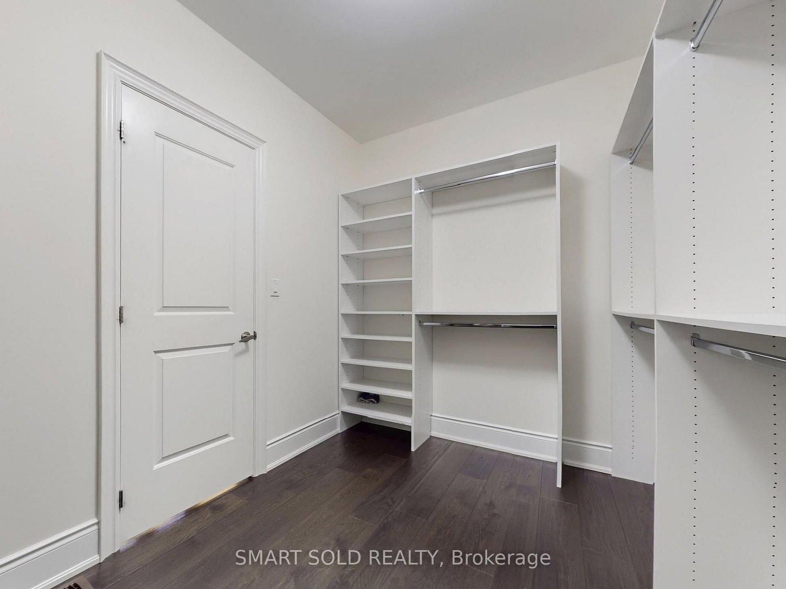 Detached House for sale at 209 Hillsview Drive, Richmond Hill, Ontario, L4C 4L8 - Observatory - MLS: N13011388