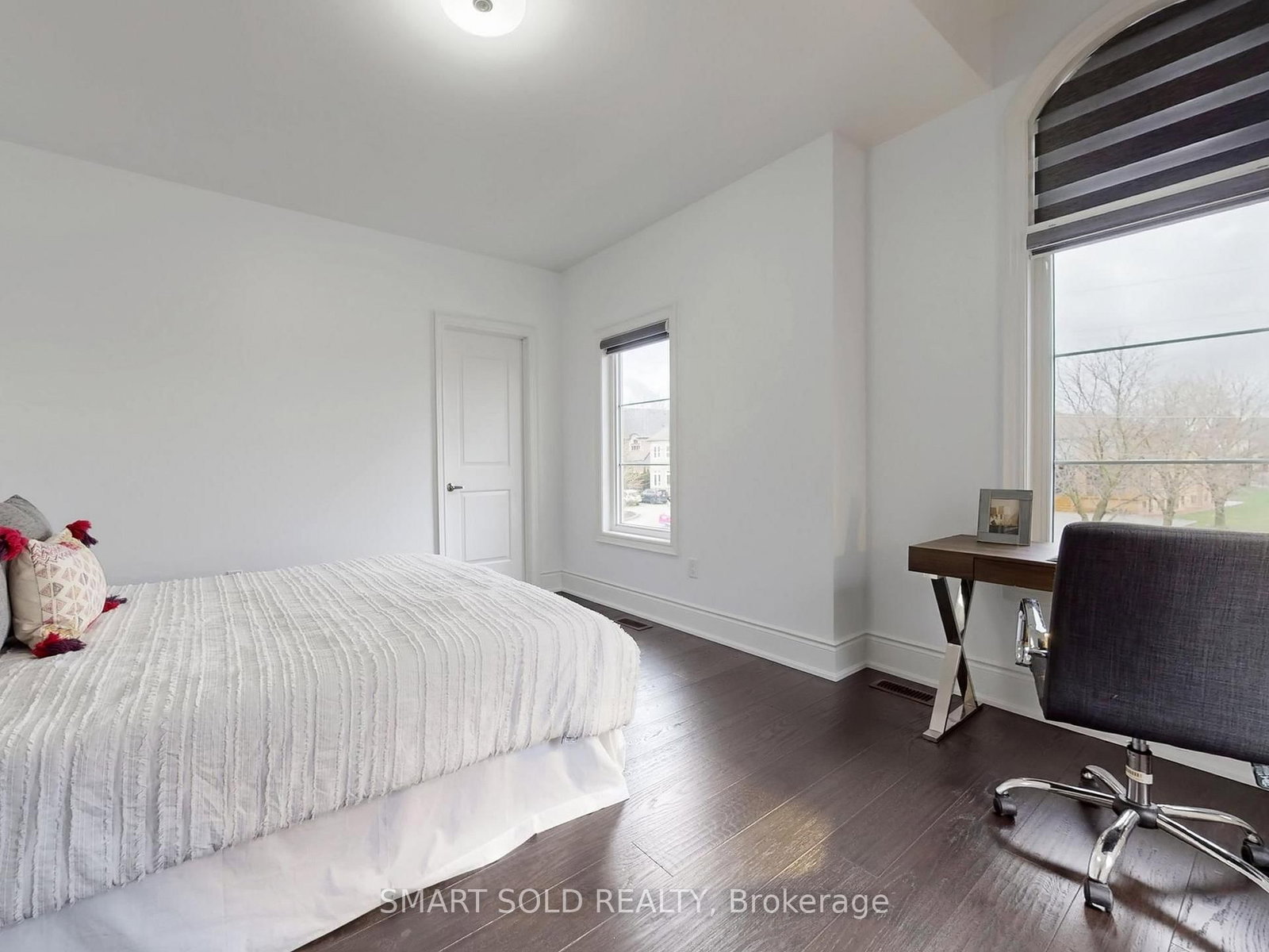 Detached House for sale at 209 Hillsview Drive, Richmond Hill, Ontario, L4C 4L8 - Observatory - MLS: N13011388