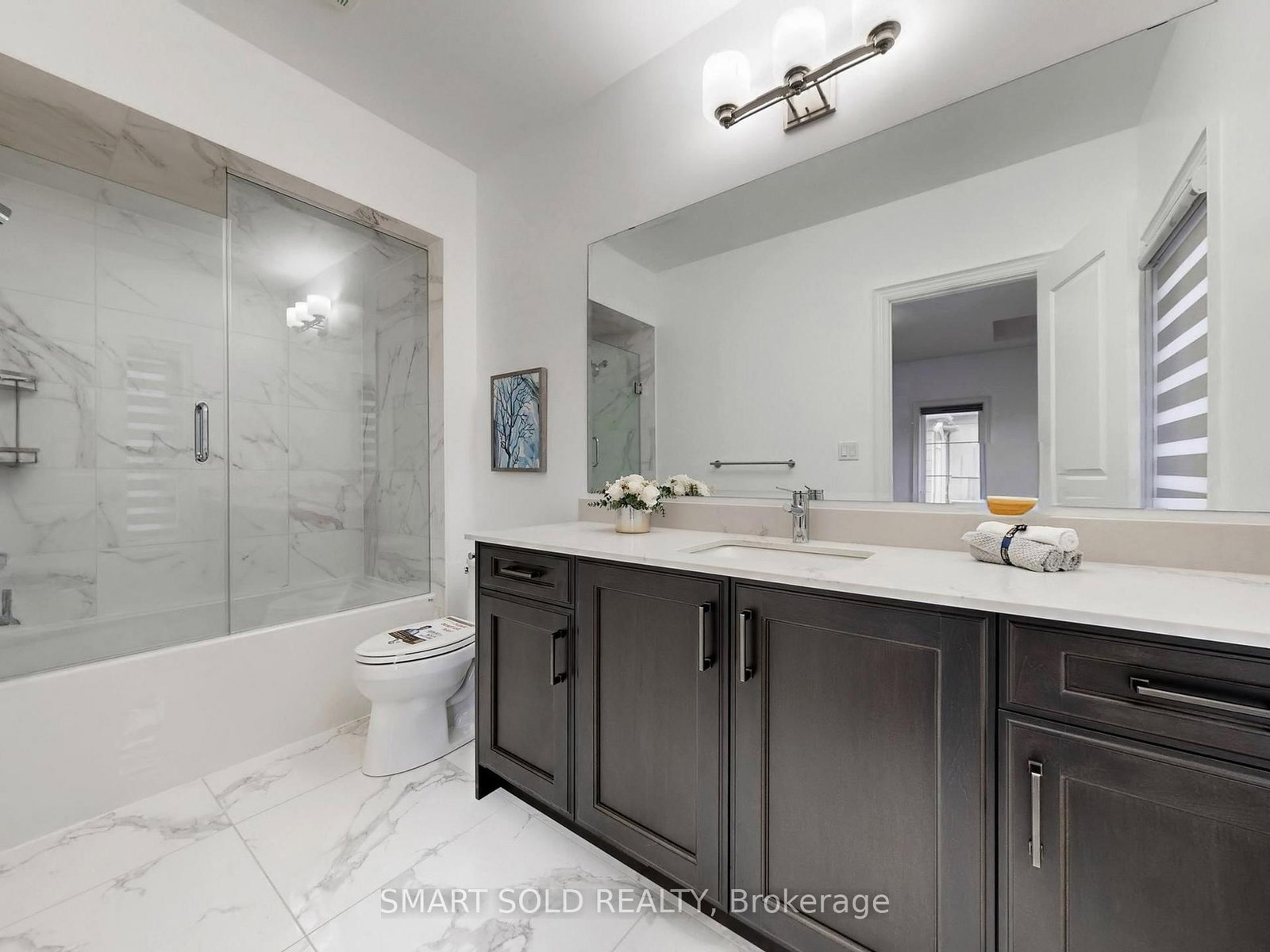 Detached House for sale at 209 Hillsview Drive, Richmond Hill, Ontario, L4C 4L8 - Observatory - MLS: N13011388