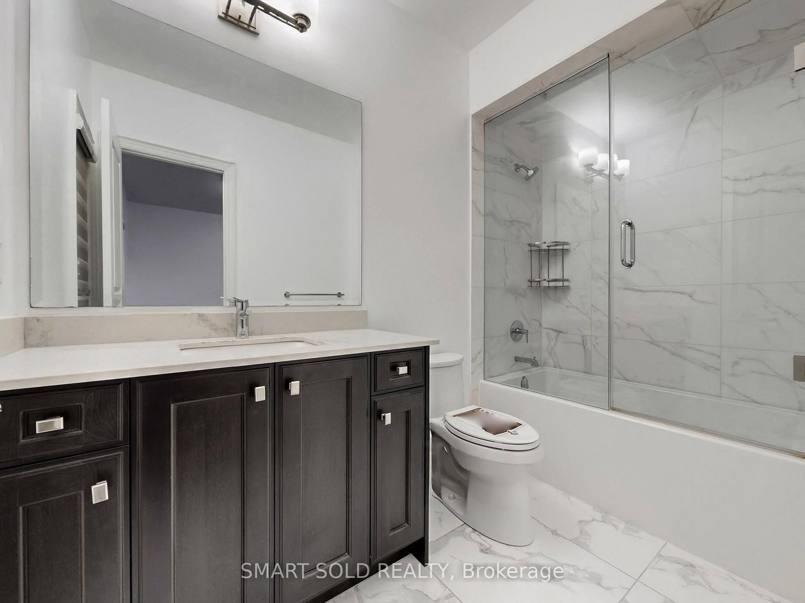 Detached House for sale at 209 Hillsview Drive, Richmond Hill, Ontario, L4C 4L8 - Observatory - MLS: N13011388