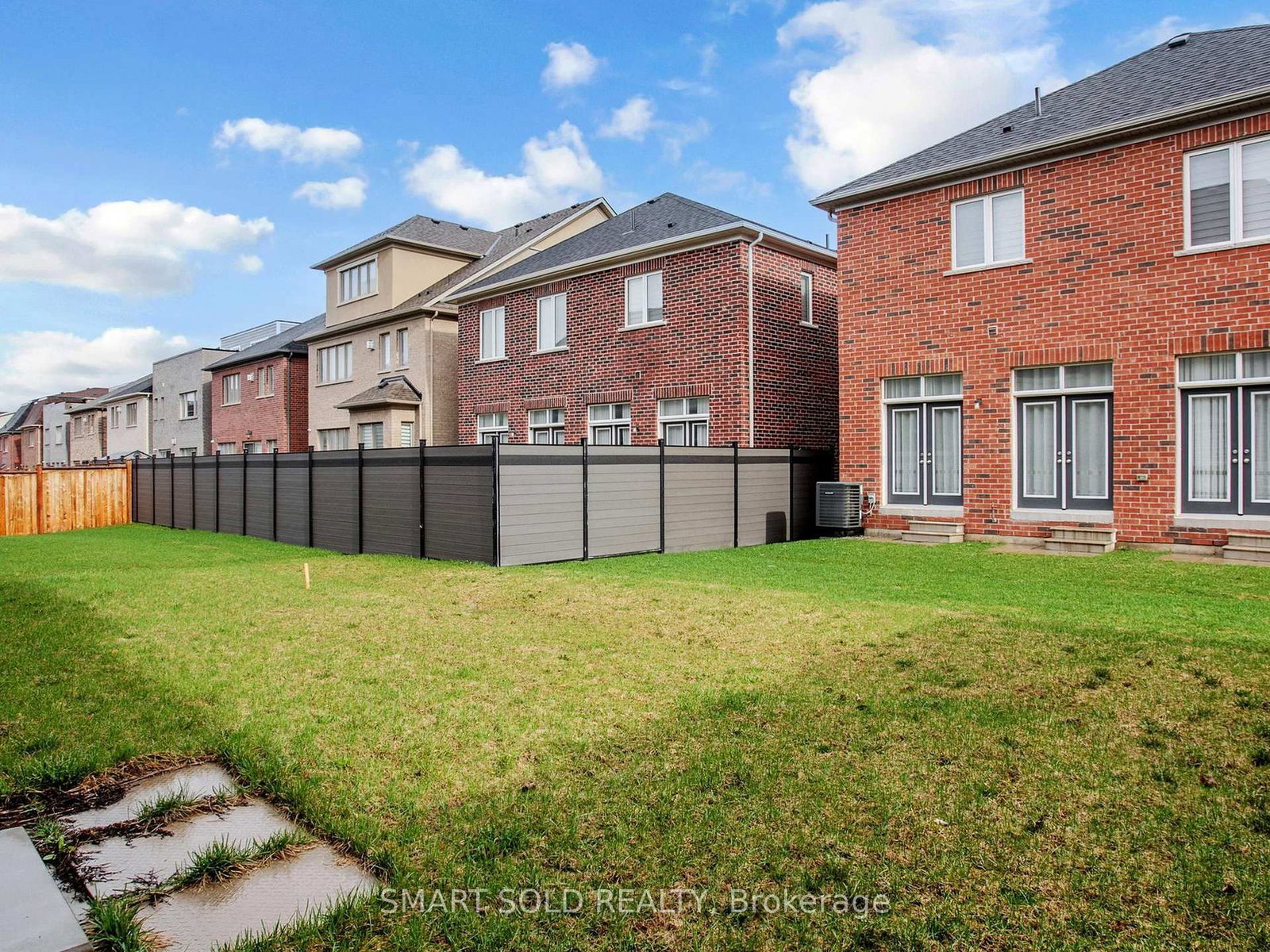 Detached House for sale at 209 Hillsview Drive, Richmond Hill, Ontario, L4C 4L8 - Observatory - MLS: N13011388