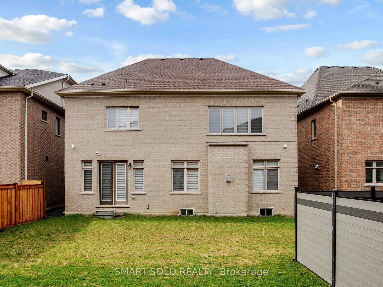 Detached House for sale at 209 Hillsview Drive, Richmond Hill, Ontario, L4C 4L8 - Observatory - MLS: N13011388