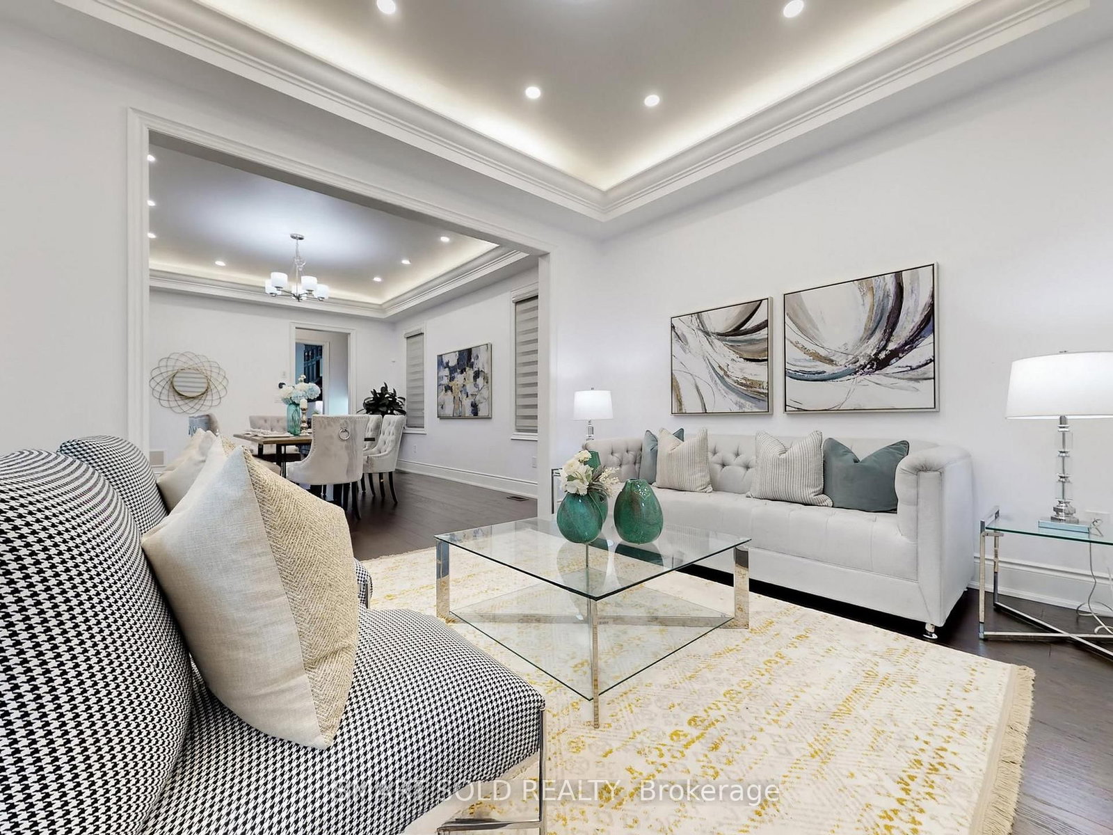 Detached House for sale at 209 Hillsview Drive, Richmond Hill, Ontario, L4C 4L8 - Observatory - MLS: N13011388