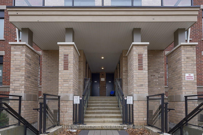 2205 - 58 Elizabeth St S, Richmond Hill, L4C 5W2 | Image 2