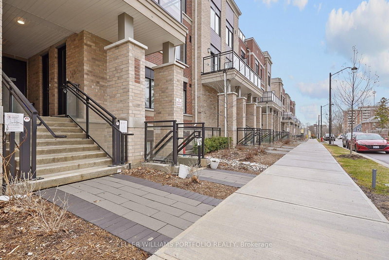 2205 - 58 Elizabeth St S, Richmond Hill, L4C 5W2 | Image 3