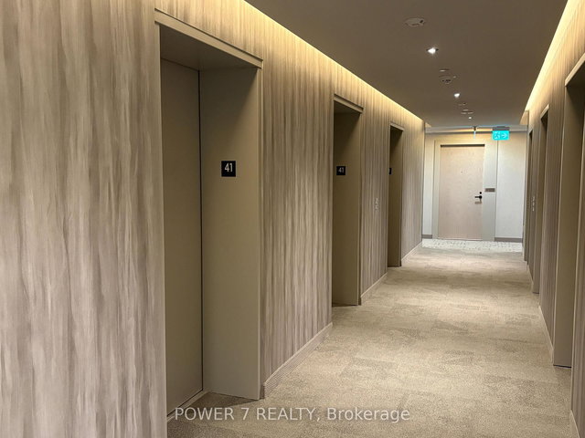 4112 - 8 Interchange Way