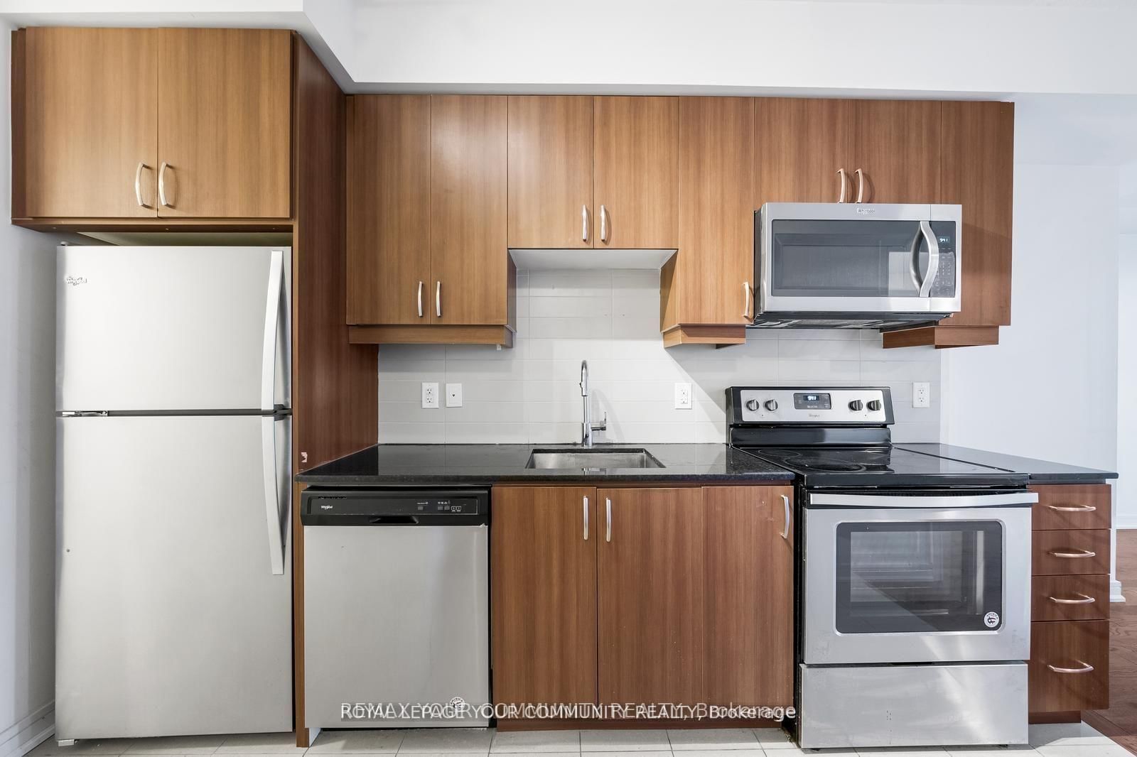 9201 YONGE Street, Unit 1613 - Photo 13