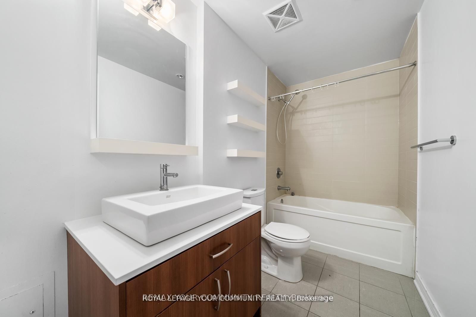 9201 YONGE Street, Unit 1613 - Photo 16