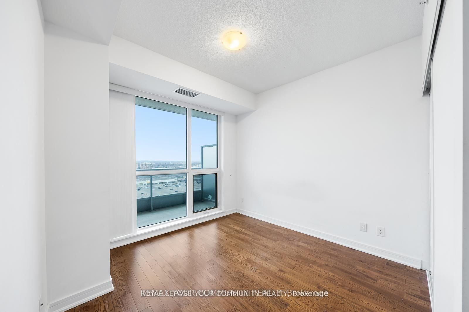9201 YONGE Street, Unit 1613 - Photo 20