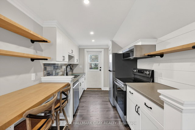 Upper Unit - 90 Church Street