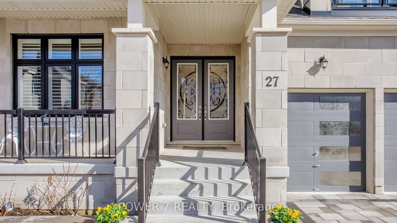 27 Joiner Circ, Whitchurch-Stouffville, L4A 4W9 | Image 2